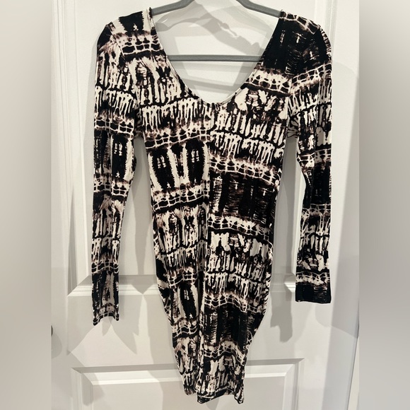 Deep V neck tight mini dress - Picture 3 of 3